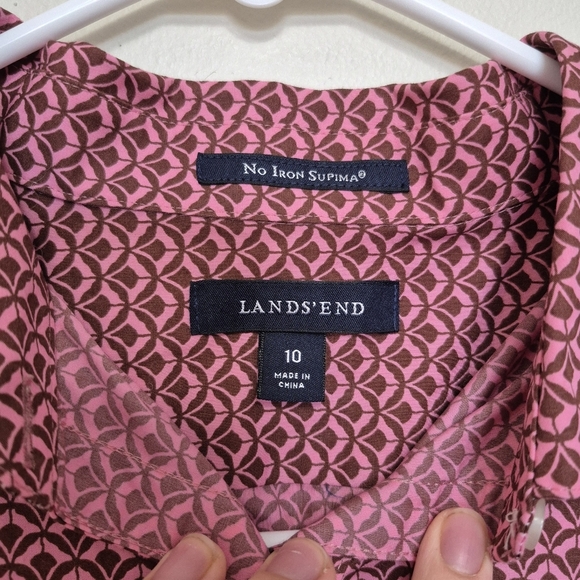 Lands’ End Women’s Pink Geometric Print Non-Iron Button Shirt – Size 10 - Picture 2 of 5